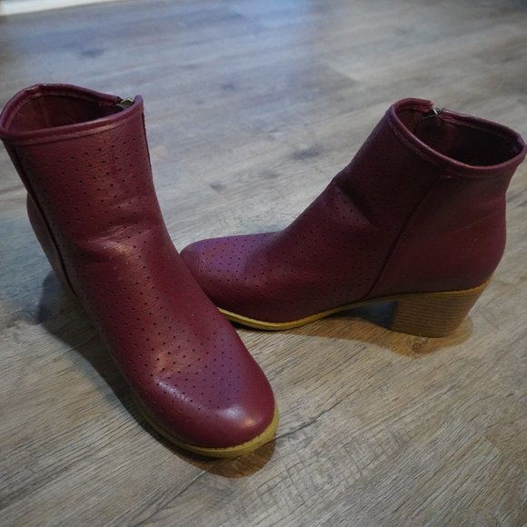 Women's Ankle Boots w/ Zipper - Size 7.5 - Picture 2 of 13